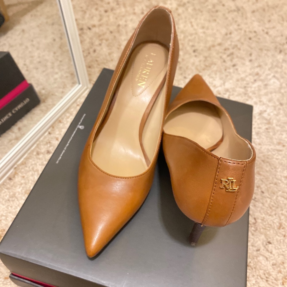 Ralph Lauren pumps/camel